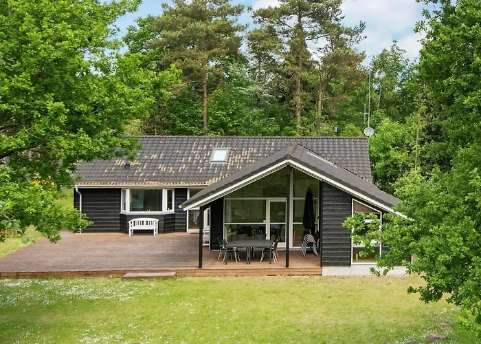 Photo de Three-Bedroom Holiday Home In Ebeltoft 23 Femmøller