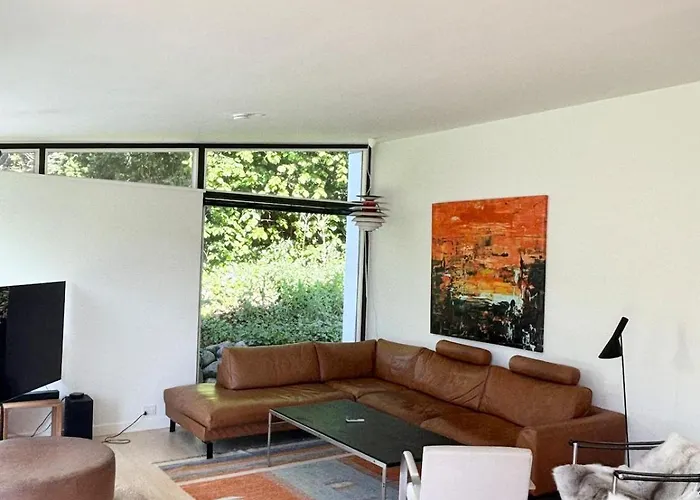 Spacious Villa With Beautiful Garden And Terrace 龙斯泰兹照片