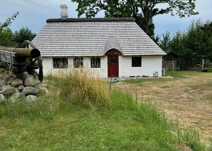 Byrum Historic Cannon House From 1777 On Laeso תמונה