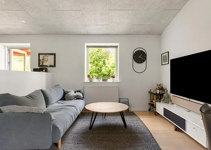 Marslet - Close To Ocean And City fotorgafie